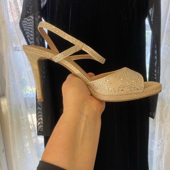 Kelly & Katie Sparkling Gold and Tan Heels 9 - Picture 2 of 6